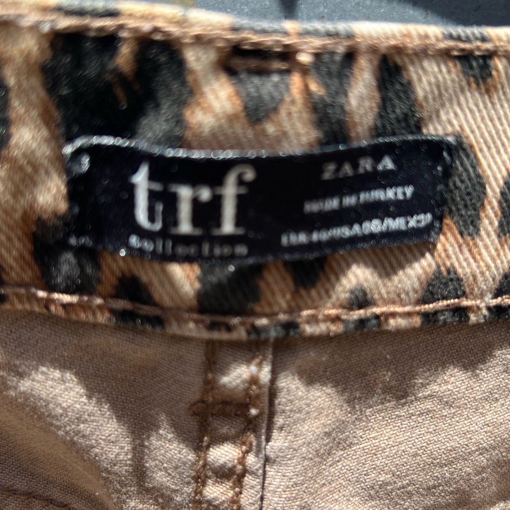 ZARA Leopard Print Straight Leg Crops size 8 - Picture 4 of 6